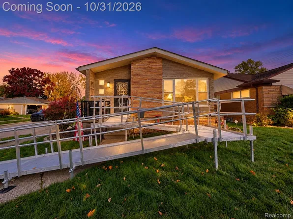 12750 Northfield Blvd, Oak Park, MI 48237
