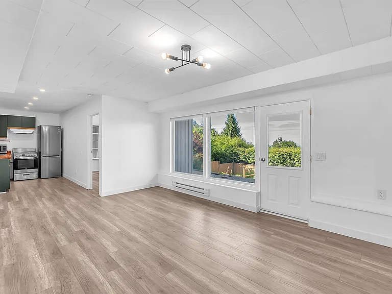 637 Alpine Ct #GROUND LEVEL — Photo 7