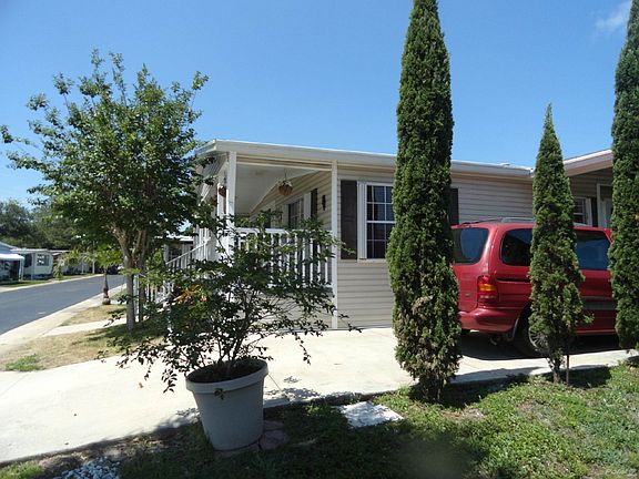 LONG DRIVEWAY/CARPORT