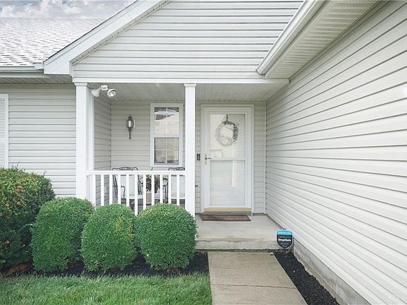 3rd image of 2 Green Meadow Ct