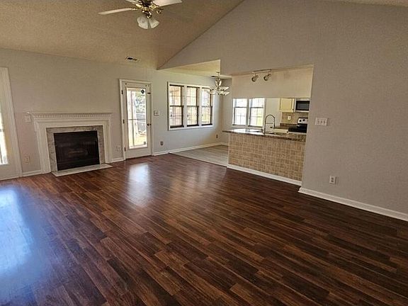 4th image of 213 Plowlan Ct