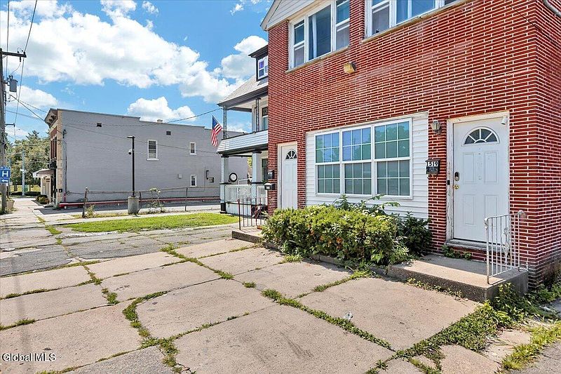 3rd image of 1517 Van Vranken Avenue
