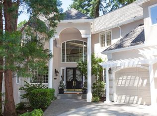 16865 Greenbrier Rd, Lake Oswego, OR 97034