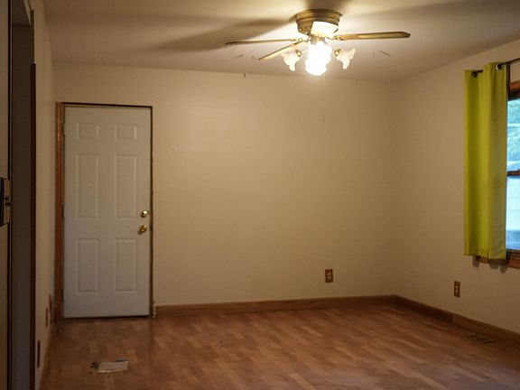 3rd image of 35634 N Franklin Ave