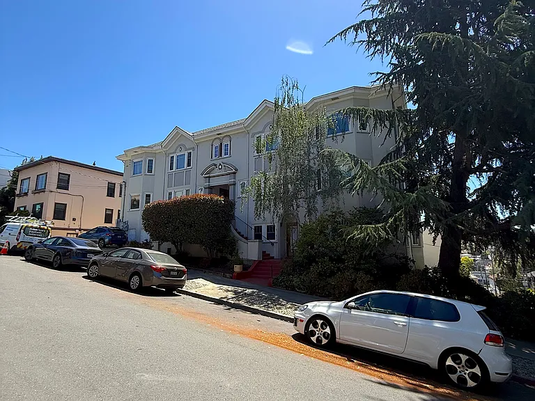 800 York St #800 — Photo 9