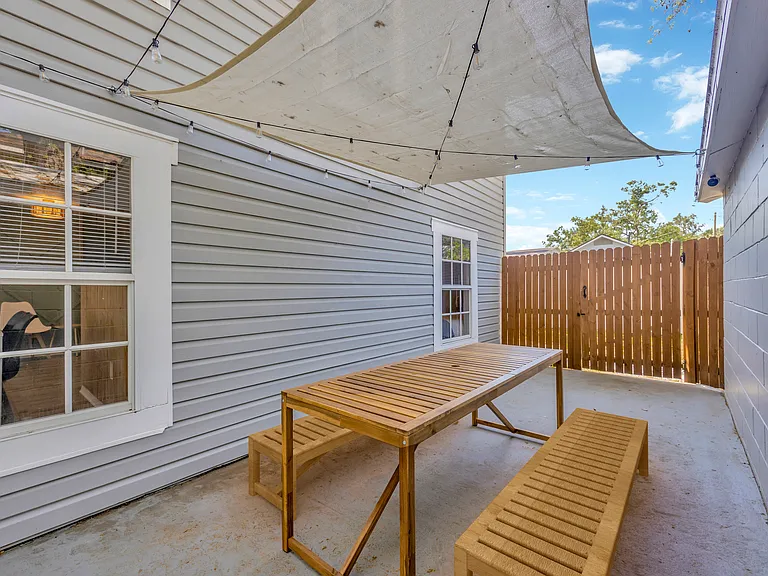 1215 E New Orleans Ave — Photo 45