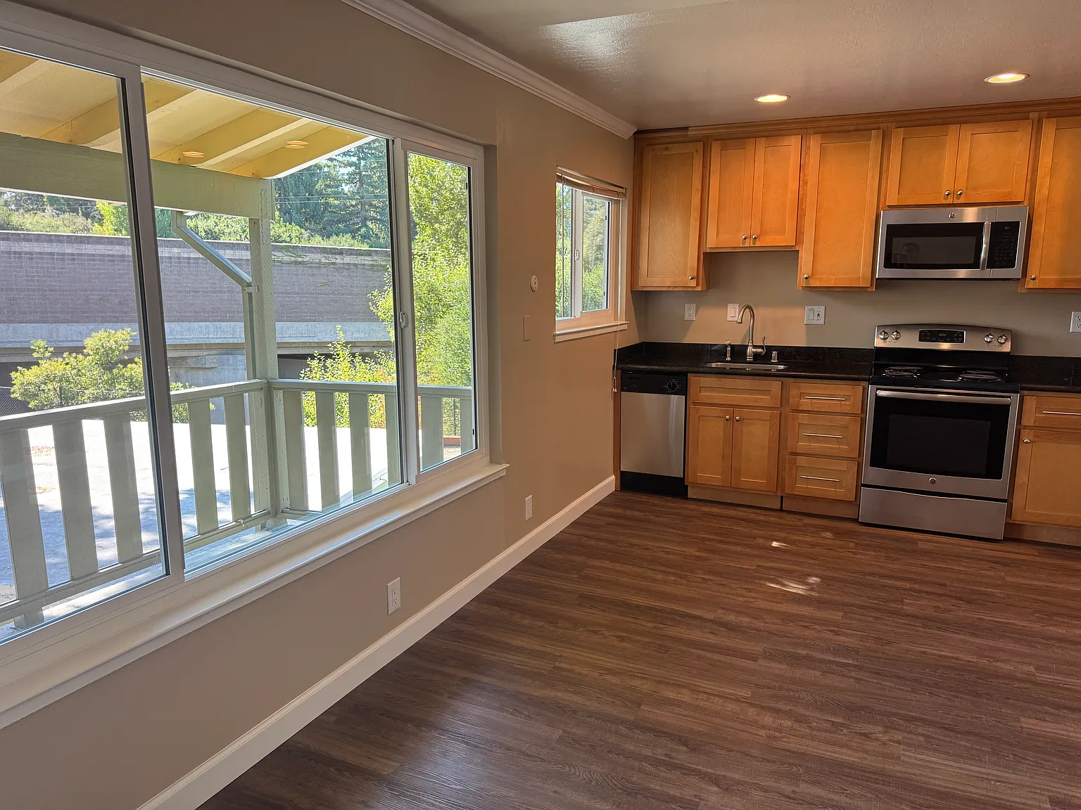 Studio, $2,780 — Photo 3