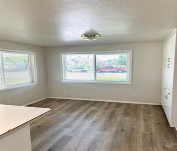 215 S Ivy St, Nampa, ID, 83686