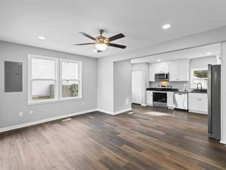 121 Glendale Ave — Photo 23
