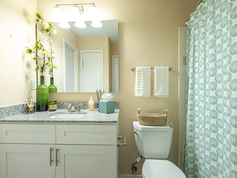 Park Laureate Apartment Homes — Photo 17