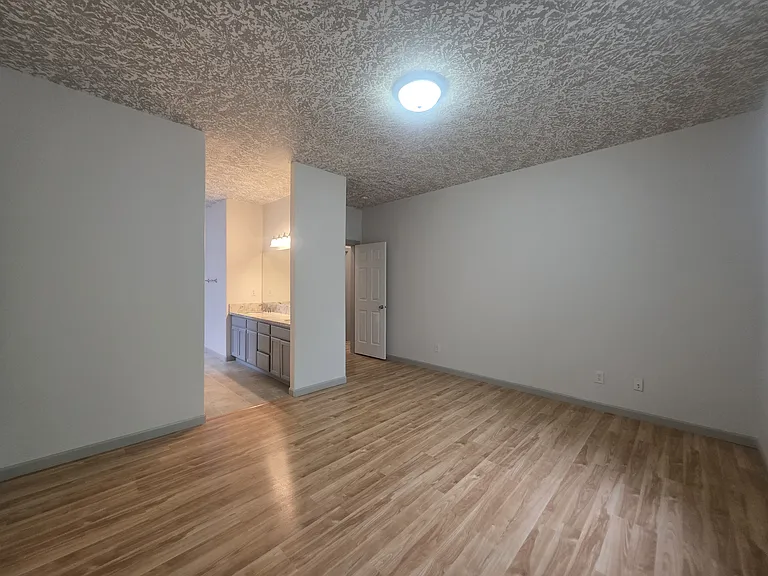4373 Hearth St NE — Photo 32