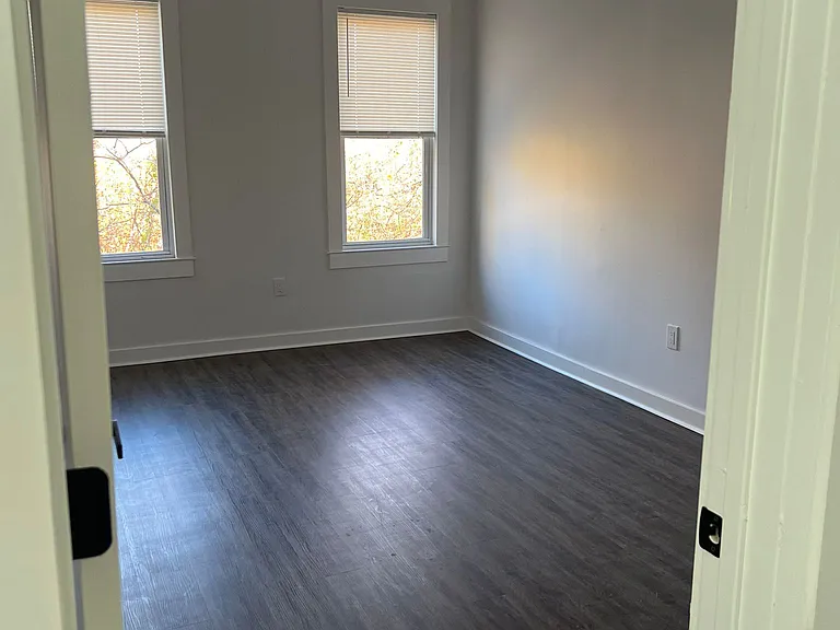 454 Newfield Ave #2 — Photo 3
