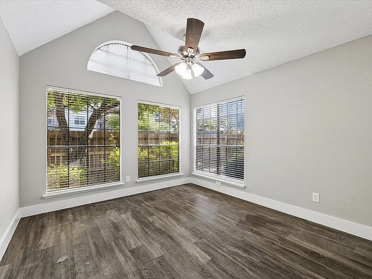 Grove at White Oak — Photo 23