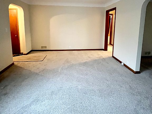 Livingroom, side view.