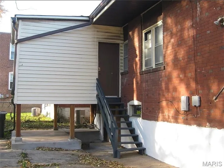 6304 Cabanne Ave — Photo 2