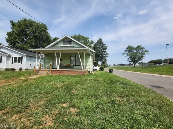 2451 20th St NE, Canton, OH 44705