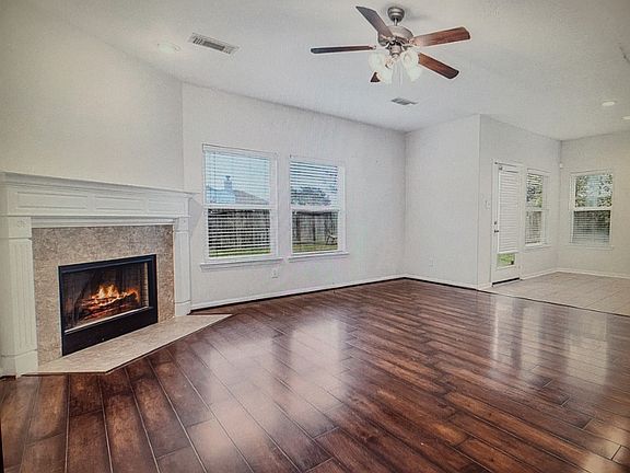 4th image of 21426 Venture Park Dr