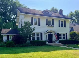 1010 Kensington Ave, Grosse Pointe Park, MI 48230