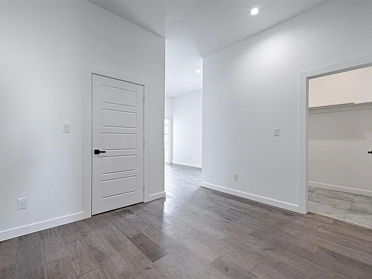 2815 Harston St — Photo 10
