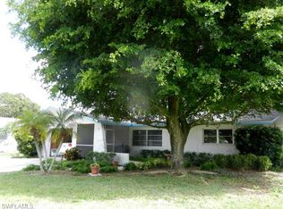 888 Entrada Dr S, Fort Myers, FL 33919