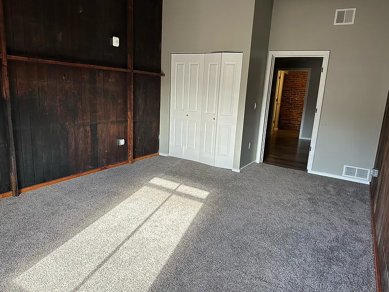 116 N 5th St #208 — Photo 3