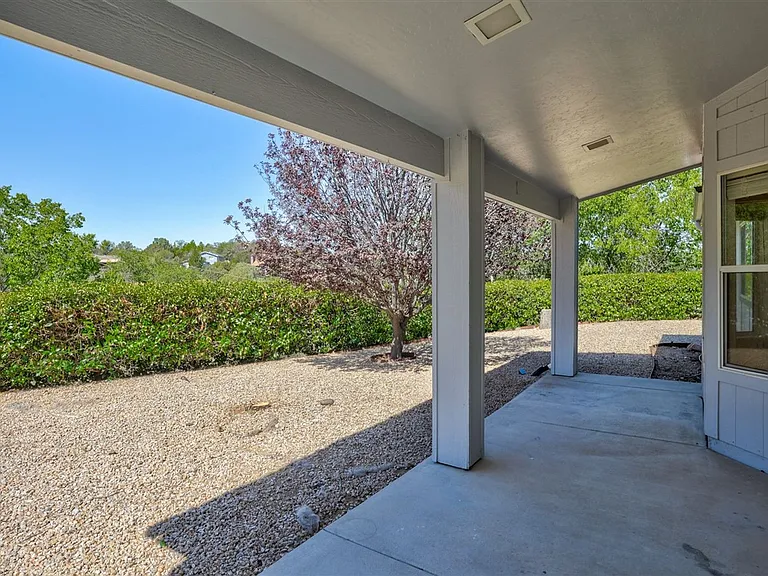 379 Badger Ct — Photo 32