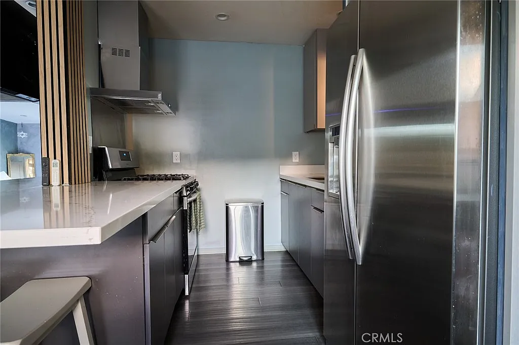 1 bed, 903 sqft, $5,997 — Photo 3