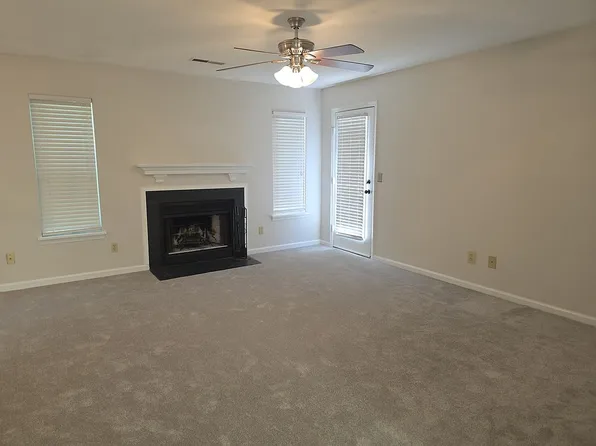 727 Shelby Dr, Greensboro, NC 27409