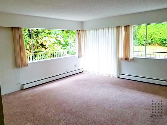 5th image of 33941 Essendene Ave