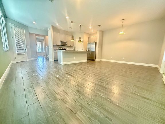 3rd image of 15530 Honeybell Dr