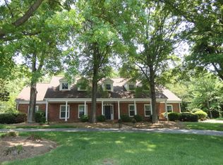 1420 Heathcliff Rd, High Point, NC 27262