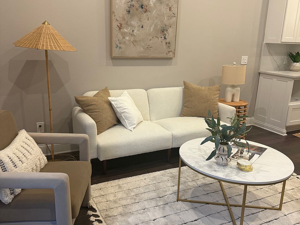 1st image of 2130 W 42nd St #2