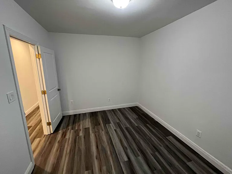 2212 E Monument St #2 — Photo 5