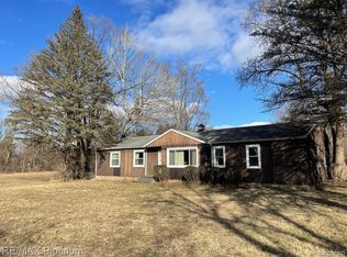 8830 Dixboro Rd, South Lyon, MI 48178