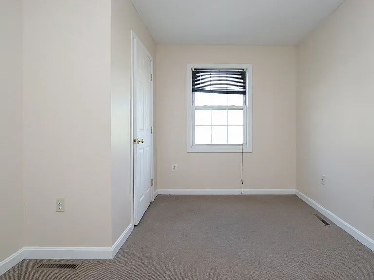 51-53 Winthrop St #R — Photo 24