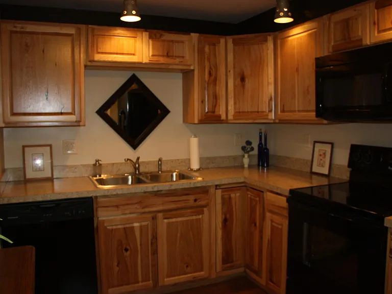 520 Adrian Ct — Photo 2