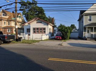 99 E Marie St, Hicksville, NY 11801