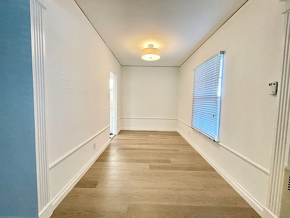 4th image of 1323 N Fairfax Ave #1