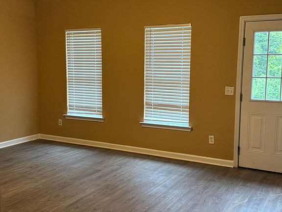 4th image of 605 Lancelot Ct