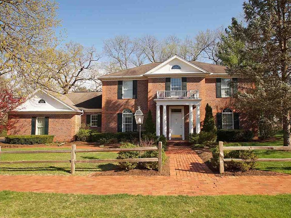 1st image of 3304 W Gloucester Ct