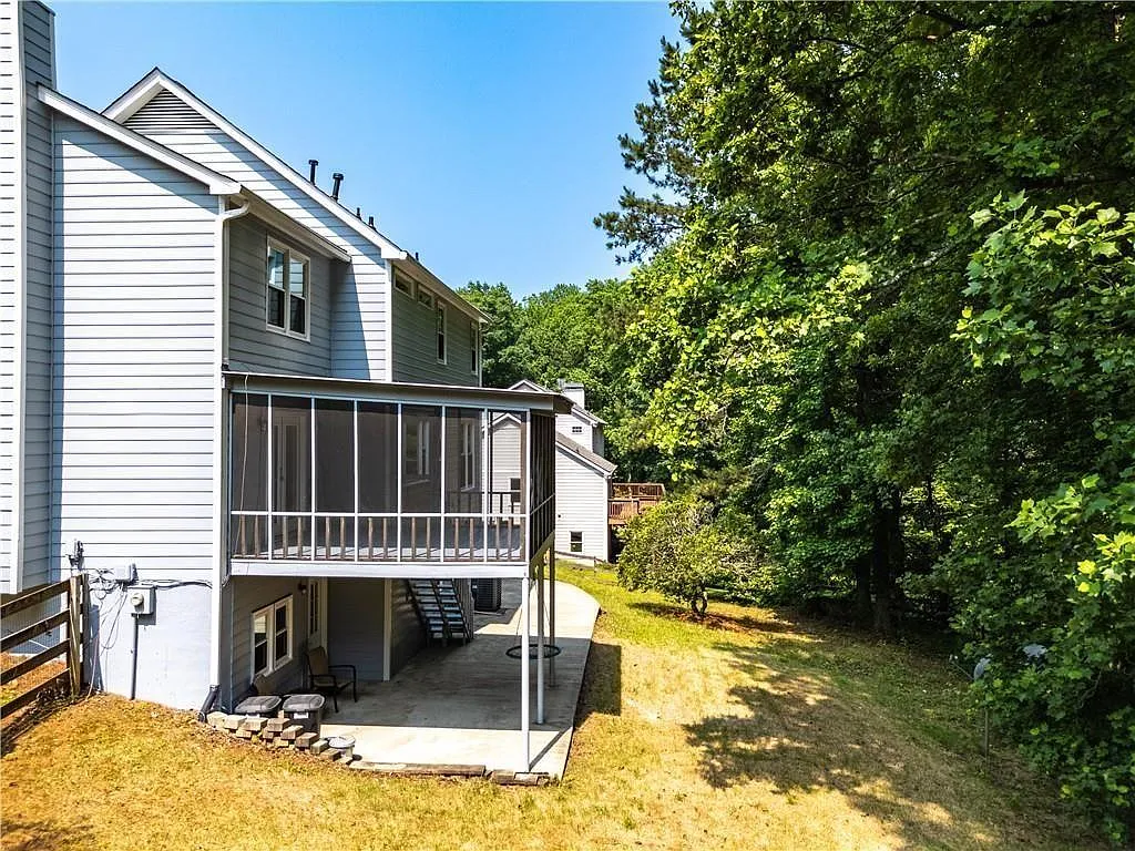 4 bed, 2.5 bath, 2548 sqft, $3,100 — Photo 3