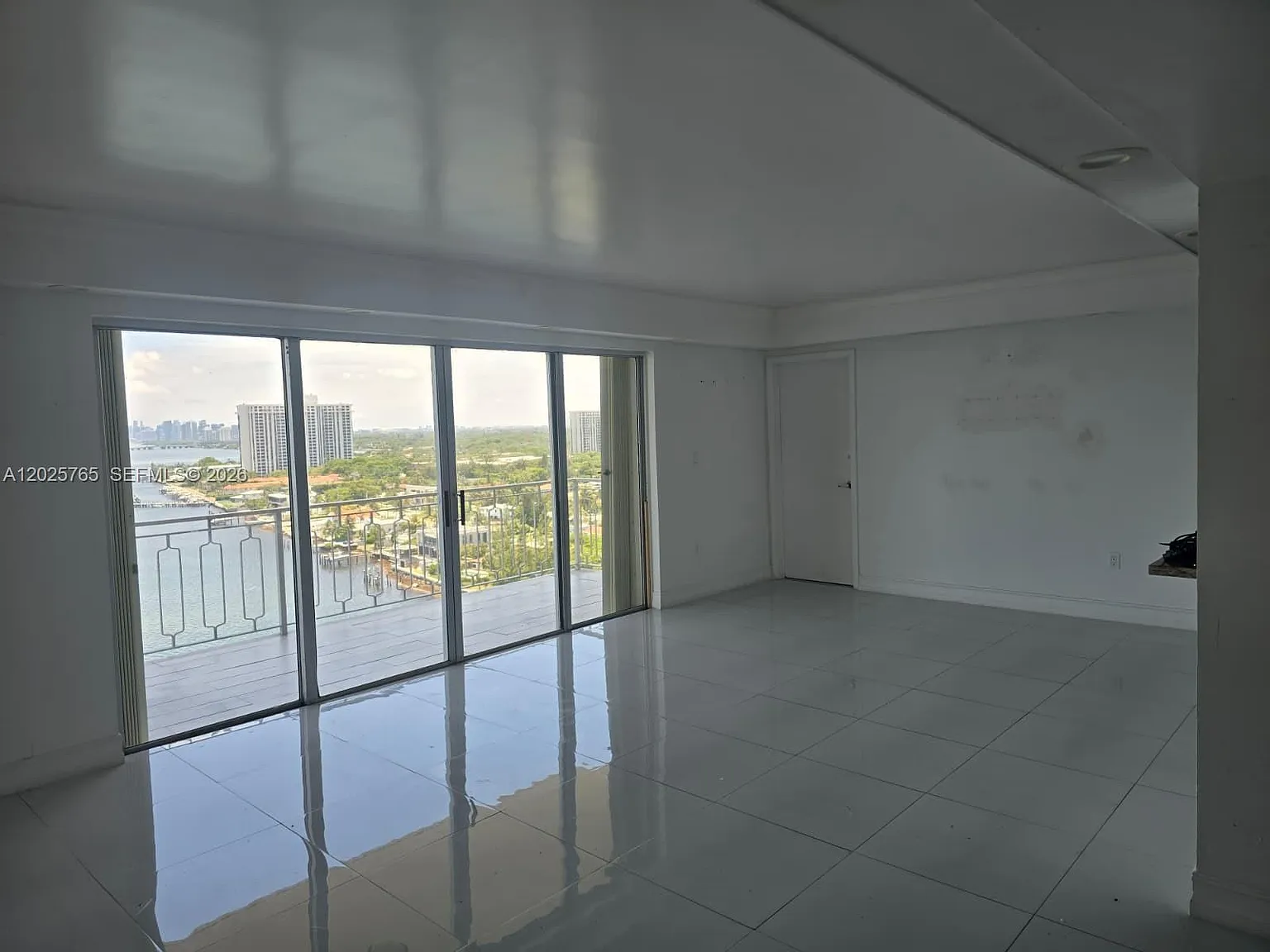 11111 Biscayne Blvd — Photo 3