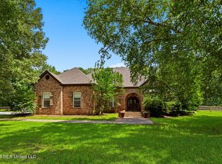 157 Lake Hill Dr, Flora, MS 39071