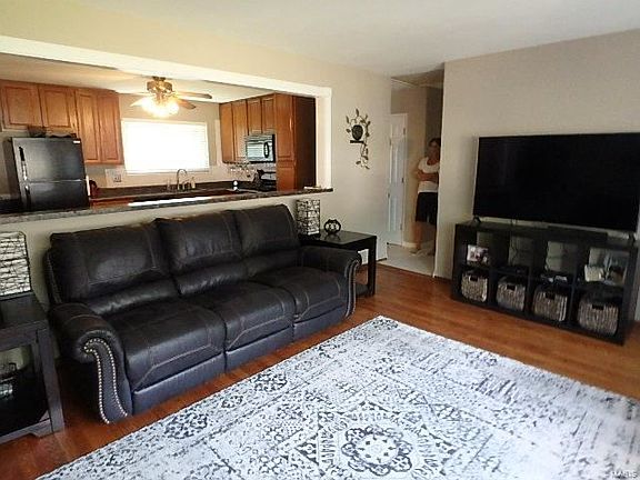 3rd image of 2515 Dove Dr