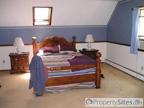 5th image of 10 Woodbine Ln
