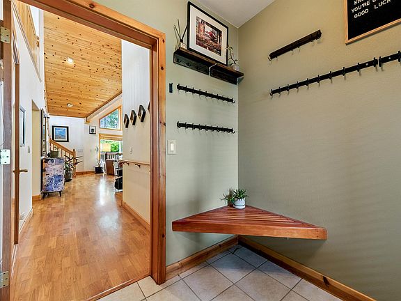 4th image of 15686 Waterloo Cir