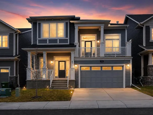 142 E Yorkstone Way SW, Calgary, AB T2X 4S2