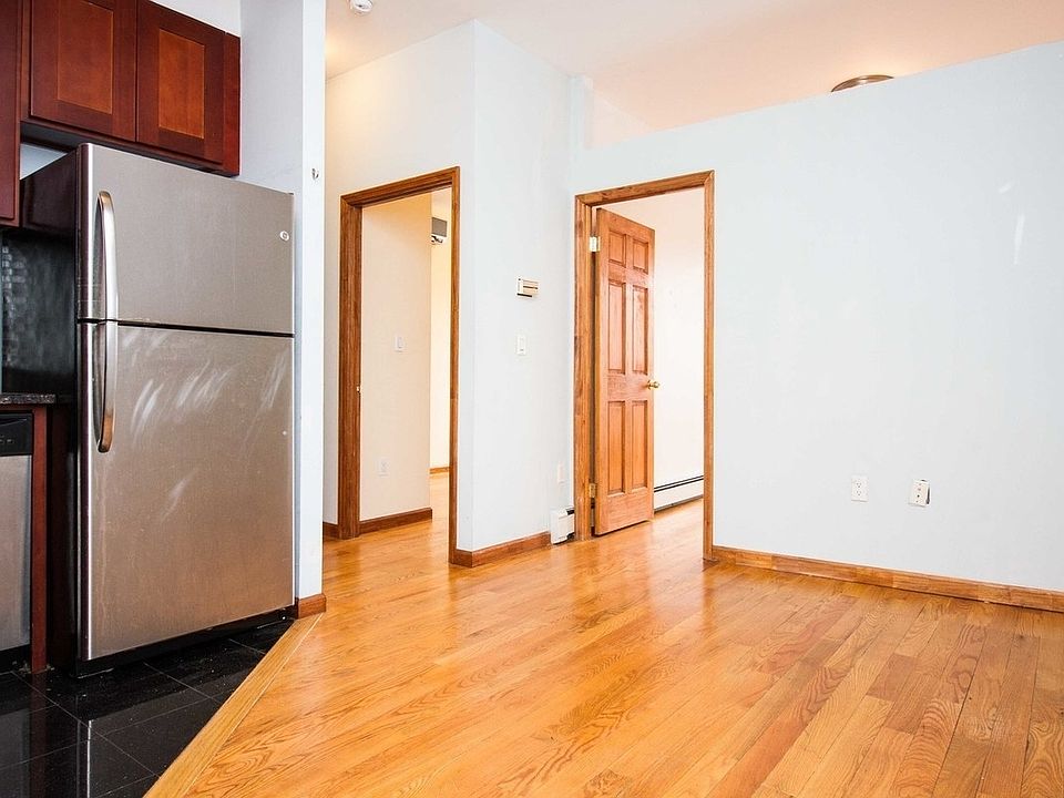 1st image of 176 Wilson Ave #3A