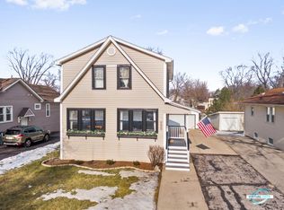 655 W Elm Park Ave, Elmhurst, IL