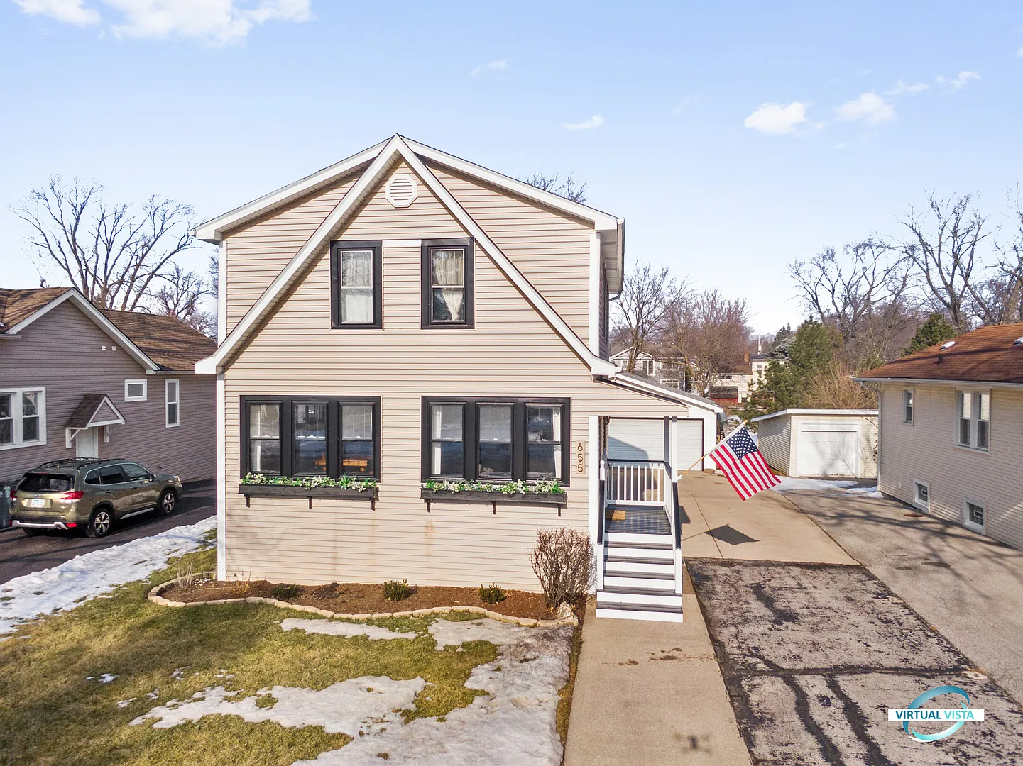 655 W Elm Park Ave photo 1